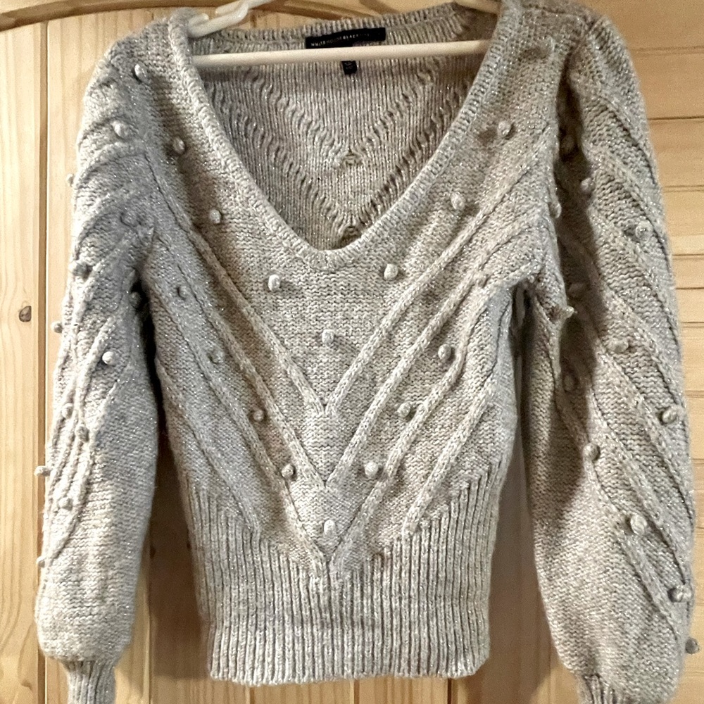 White House Black Market Beige V-Neck Bobble Knit Sweater